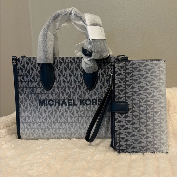 Michael Kors Handbags - NWT..Michael Kors Mirella Small Ombre’
Signature Logo Crossbody Bag & Wallet